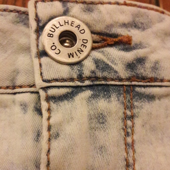 Gifted-Bullhead Denim Shorts - Picture 2 of 3